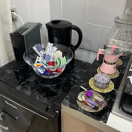 La Casa Di Clhoe Couette-café Bari